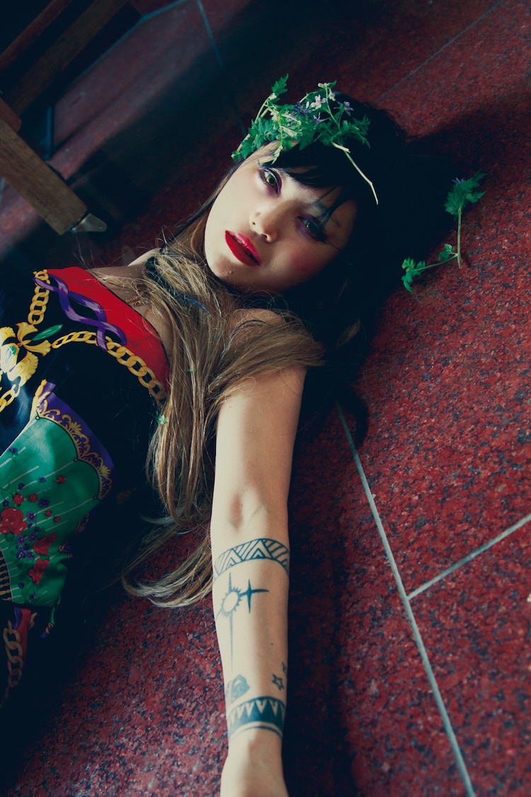 【鬼束ちひろ】セレブにミュージシャン…国内外の女性有名芸能人のタトゥー画像を紹介！【CHARA】